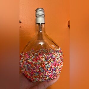 Round celebration sprinkle bottle